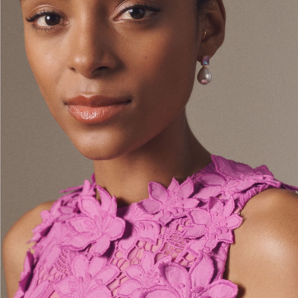 Orchid Lace Sleeveless Dress - Picture 5 of 7